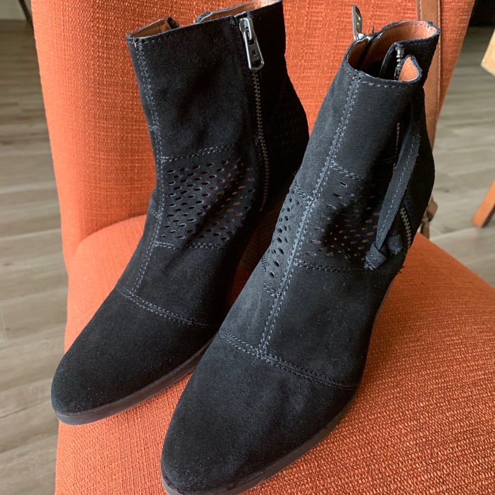 Lucky Brand black boots, size 9, fun and cute!